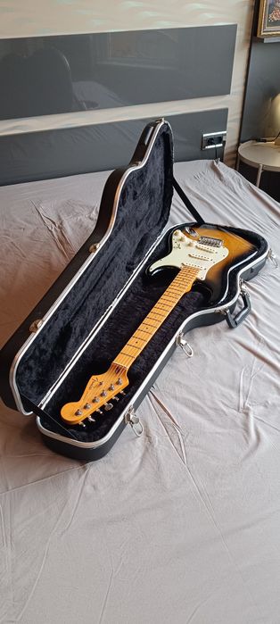 American Deluxe Stratocaster® “V” Neck (2004-2010)