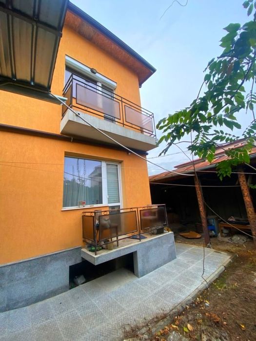 Продава се Къща в София, Левски - 190 кв.м за 1843 €/кв.м - Снимка #1