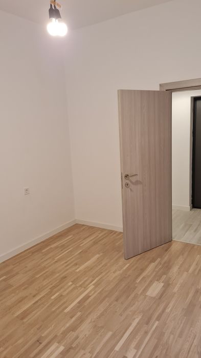 Ap 2 camere decomandat Băneasa, et.1/2, cu boxa