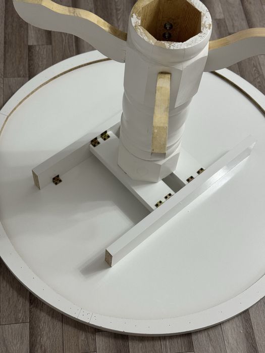 Продаю обеденный стол