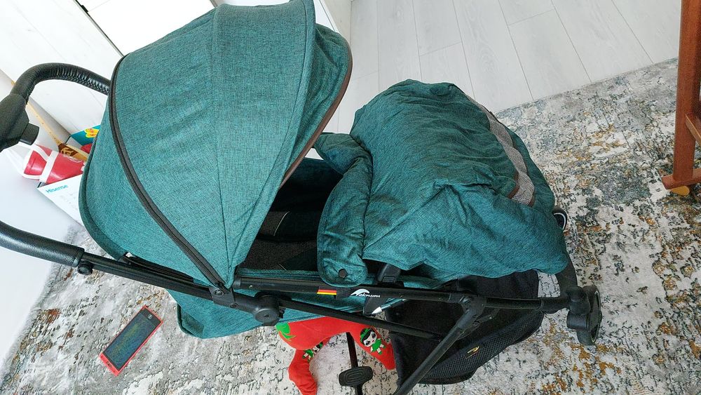 Коляска     новая