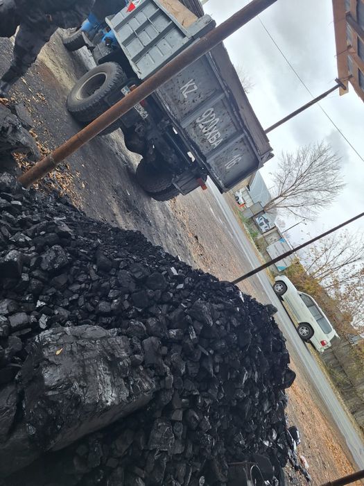Уголь и дрова доставка есть