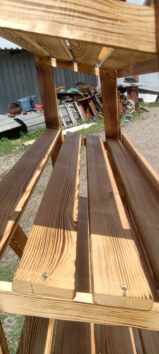 Стелаж в хорошем качестве.