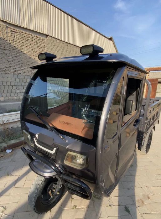 Мотороллер Муравей с кабиной 927