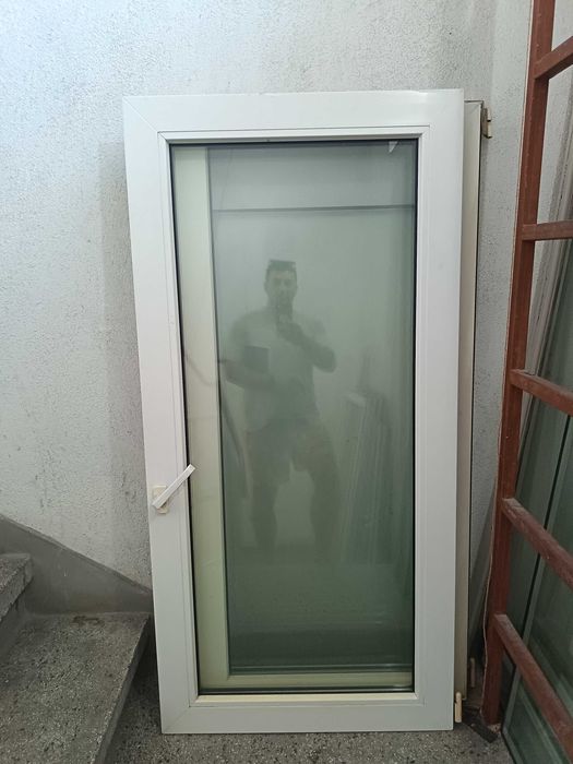 Продавам прозорци