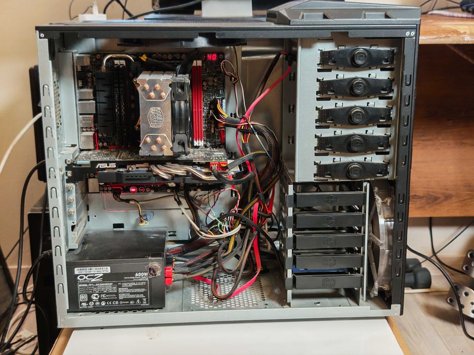 Офис Компютър + 24" DELL UltraSharp U2410 IPS монитор