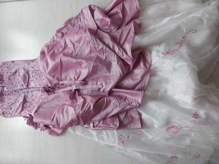 официални рокли         .