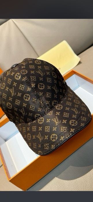 Șapcă Louis Vuitton model 2026, 8  modele, preț fix