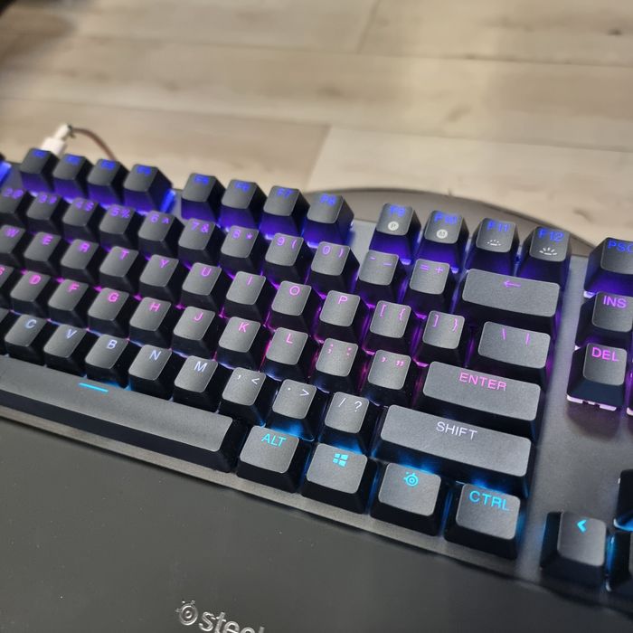 Amanet F28: Tastatura Gaming SteelSeries Apex Pro Gen 3