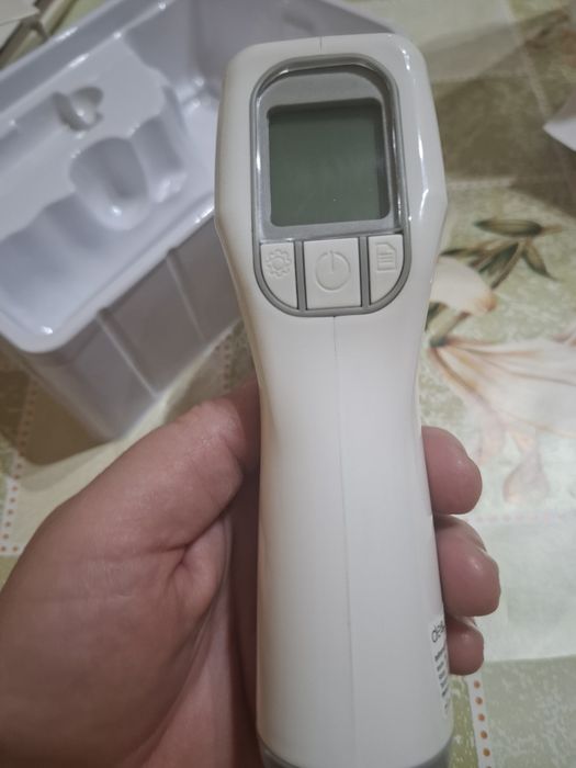 Безконтактен термометър