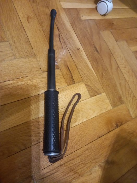 Милиционерска гумена палка