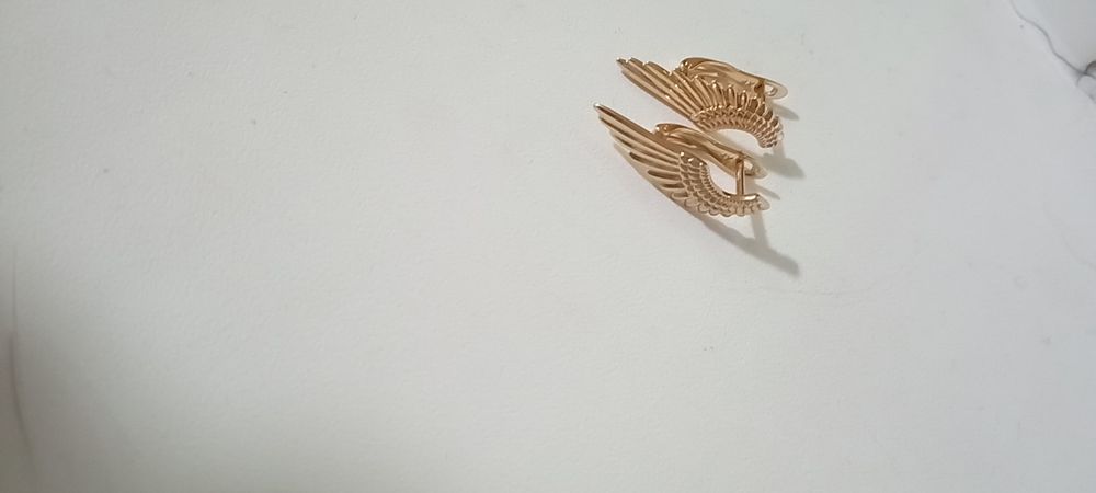 Продам серьги бижутерия