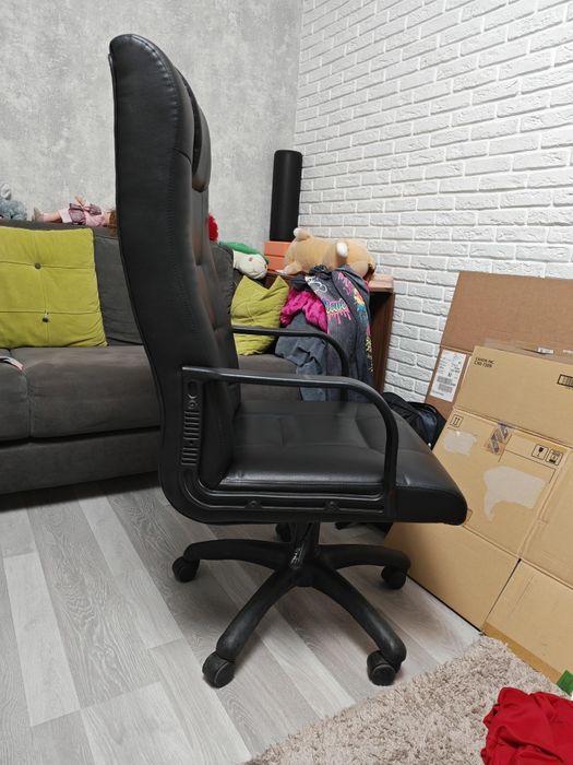Продам офисное кресло