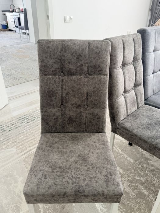 Продаю стол и стулья