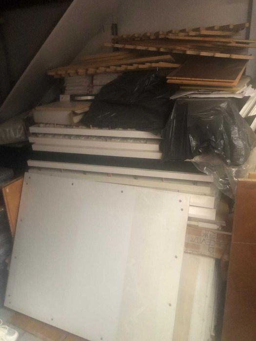 Donez URGENT mobilier MDF spatiu comercial
