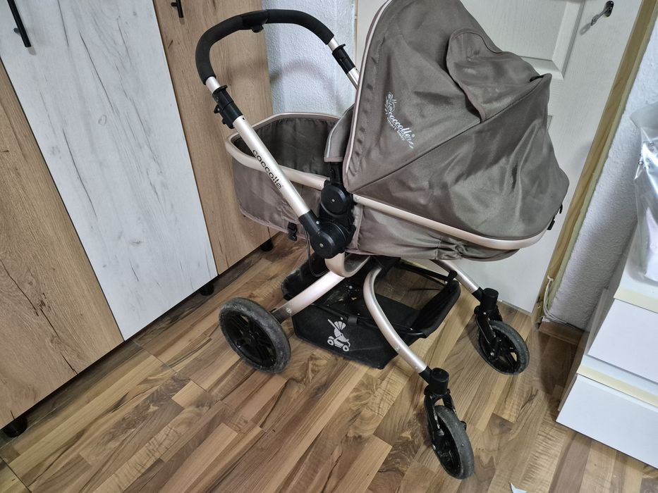 Vând cărucior Coccolle
