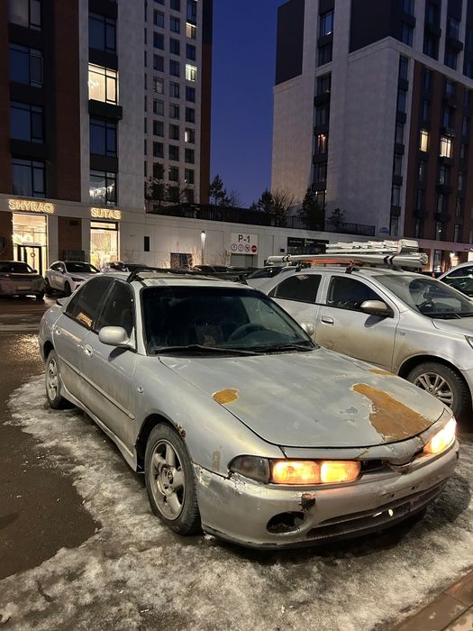 Продаю машину срочно !!