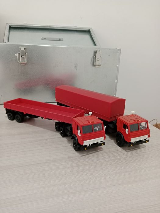 Сувенир Камаз с полуприцепом.