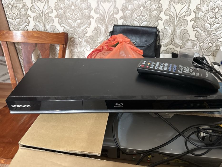 Продам dvd и blurei проигрыватель