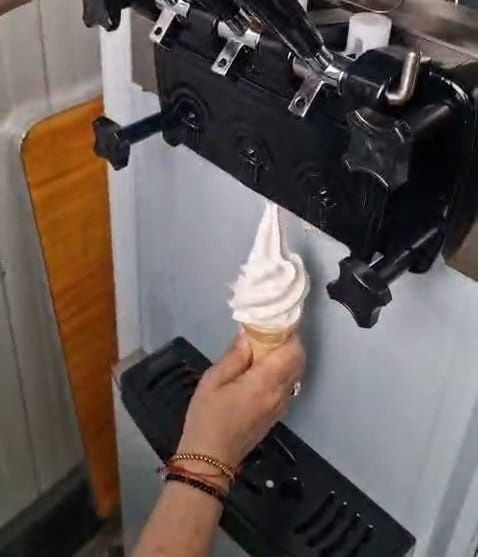 Masina de înghețată cu pompe compresoare Panasonic - preracire