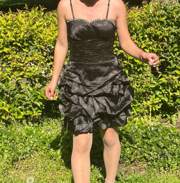 Къса официална рокля