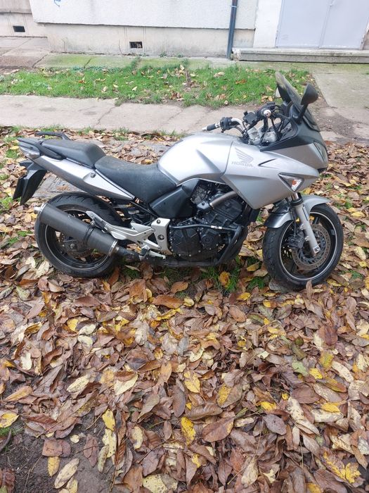 De vânzare/Schimb cu Rulota /Platforma  auto 2000kg. Honda PC38 CBF 60