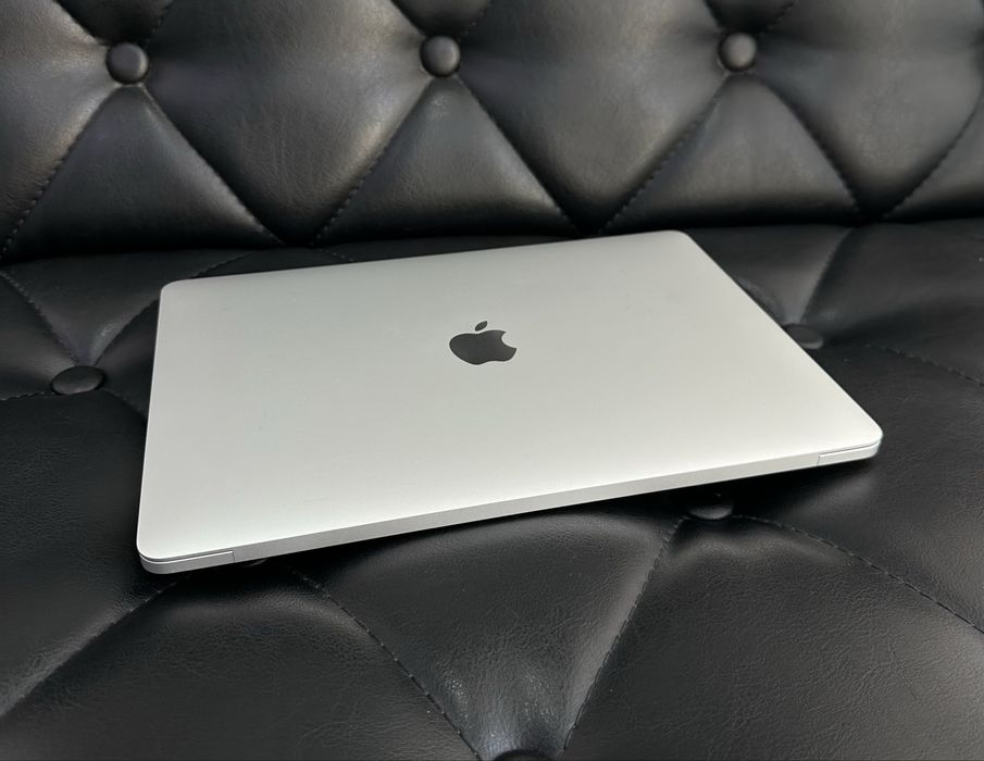 Apple MacBook Pro M1 2020 года в идеальном состояние