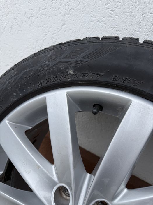 Jante aliaj  17 Vw cu anvelope iarna