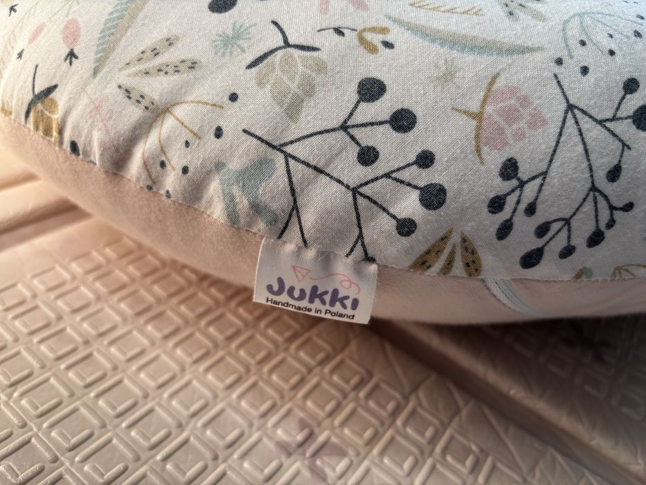 Възглавница за кърмене Jukki