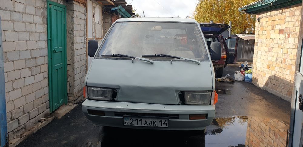 Продам бус toyota model f