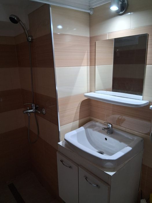 Închiriez garsoniera la casa