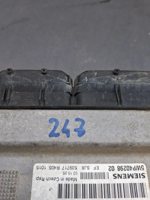 Calculator motor ECU 03D 906 033 F Volkswagen VW Polo 2008