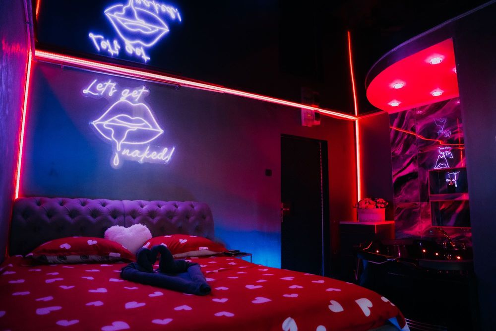 Apartament cu Jacuzzi și leduri ambientale