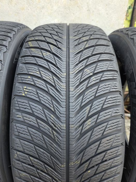 Vand patru anvelope de iarna michelin 245 45 19dot 2722