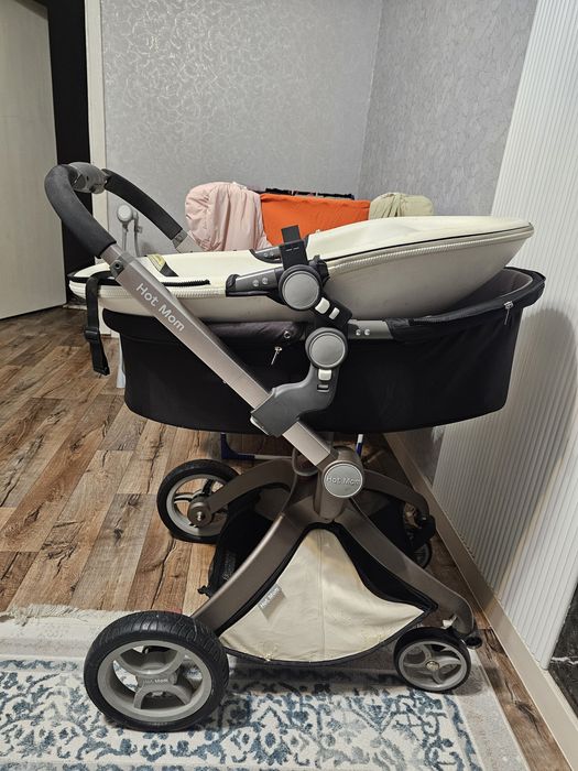 Коляска Hot Mom в хорошем состоянии
