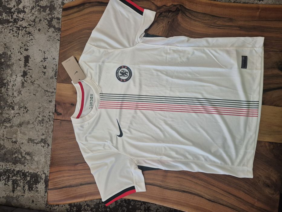 Новите тениски на Челси 25/26