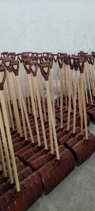 Лопата для уборки снега