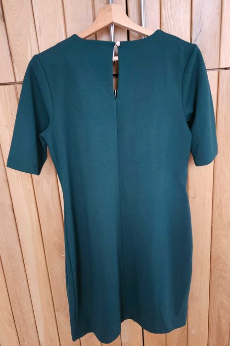 Рокля Reserved зелена М размер
