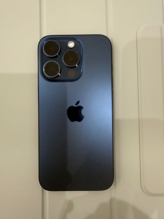 iPhone 15 pro 128 GB Blue Titanium