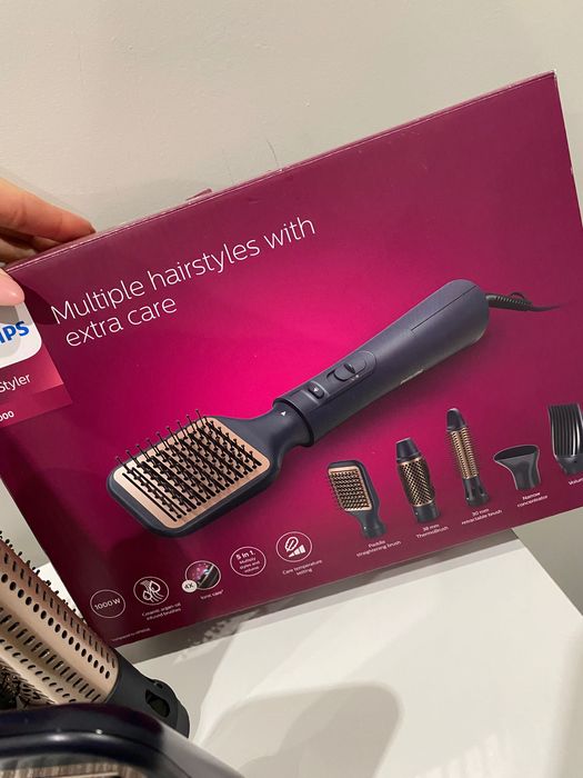 Продавам Комплект Philips - Air Styler 5000 BHA530/00, черен