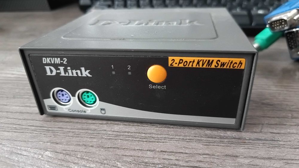 Аналогов DLink KVM Switch-превключвател за 2 PC