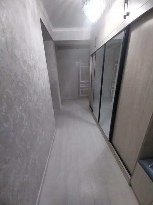 Чоштепа 3/7/9 82 м² Сергели 1-2-станция Метро продаётся квартира