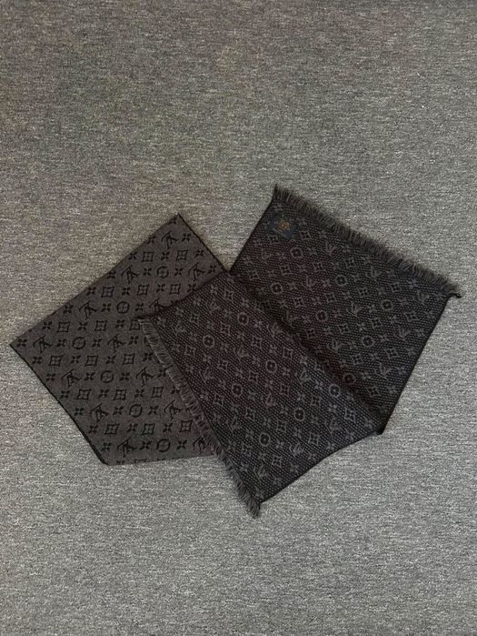 Оригинален Louis Vuitton Вълнен шал 2022
