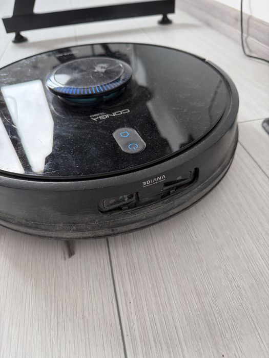Робот за почистване Conga 7090