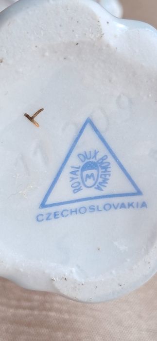 Порцеланови вази Royal Dux