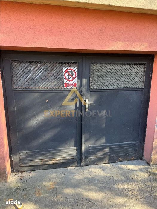 Apartament de vanzare 3 camere + garaj Str. Moldovei