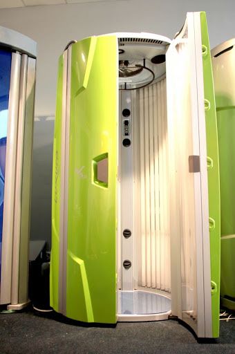 Вертикальный солярий Luxura v5 зеленый