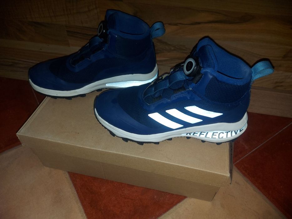 Боти     Адидас   .