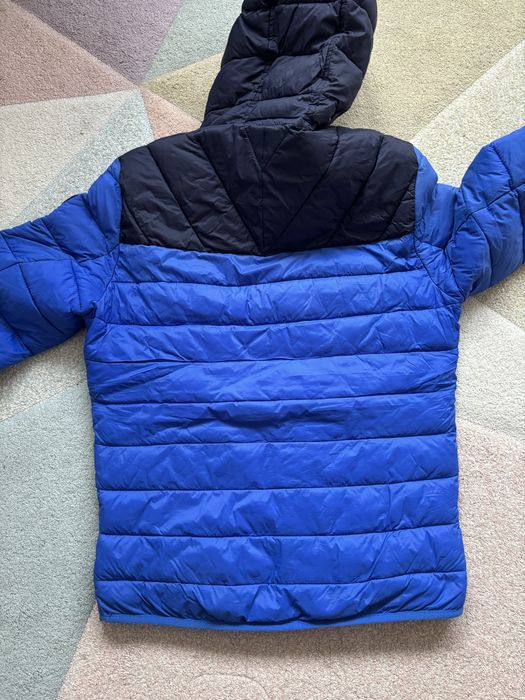 Продавам яке Napapijri