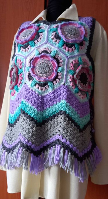 Vesta crosetata manual noua ,marime adult.